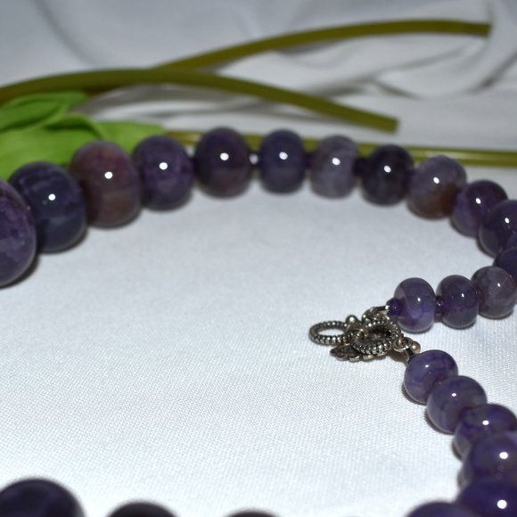 Amy Kahn Russell Purple Agate Bead Necklace - Picture 3 of 7